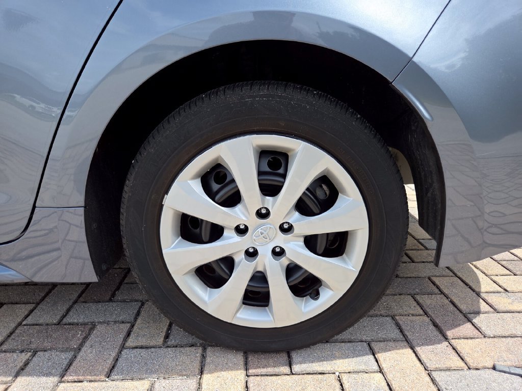 Certified 2025 Toyota Corolla LE w/ Convenience Package FWD image 19