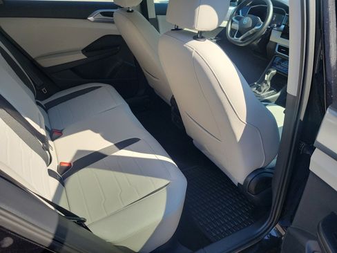 Certified 2025 Volkswagen Taos SE w/ Black Wheel Package image 33