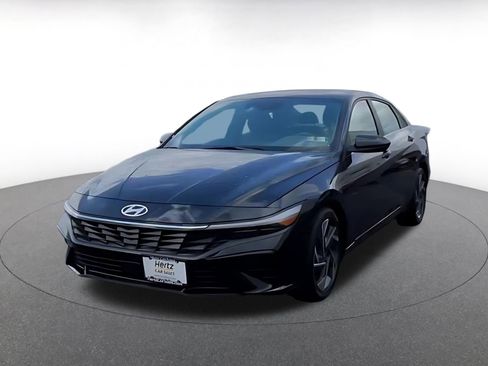 Used 2025 Hyundai Elantra SEL FWD image 5