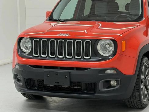 Used 2017 Jeep Renegade Latitude FWD image 45