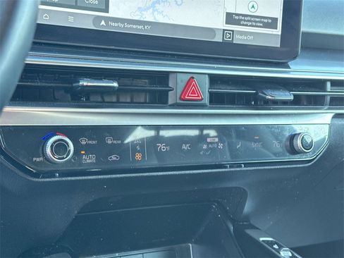 Used 2025 Kia Sorento EX image 25