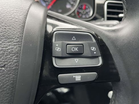Used 2014 Volkswagen Touareg VR6 image 17