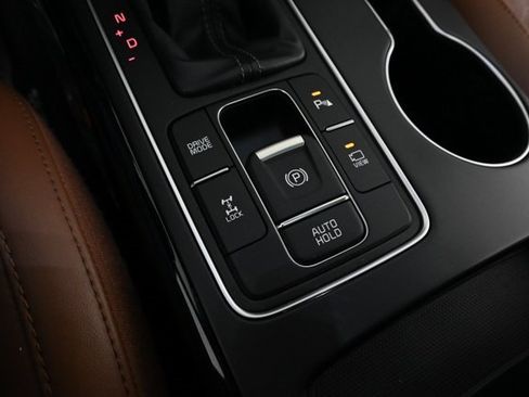 Used 2019 Kia Sorento SX image 32