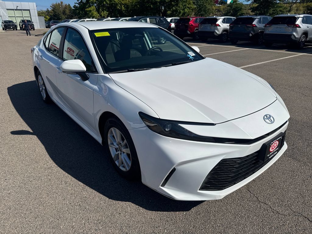 Used 2025 Toyota Camry LE FWD image 9