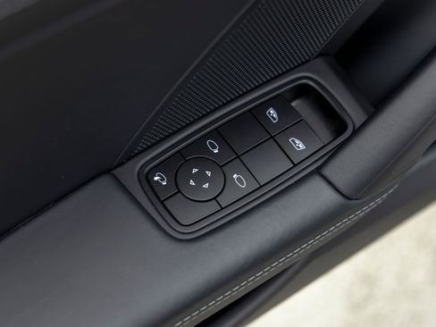 Used 2025 Porsche 911 Carrera image 23