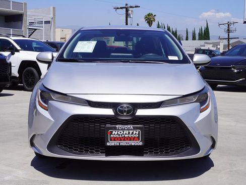 Used 2020 Toyota Corolla LE FWD image 3