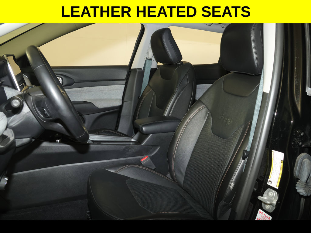 Used 2022 Jeep Compass Latitude w/ Sun and Sound Group AWD/4WD image 4