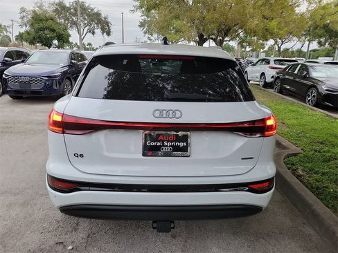 New 2025 Audi Q6 e-tron Premium Plus image 13