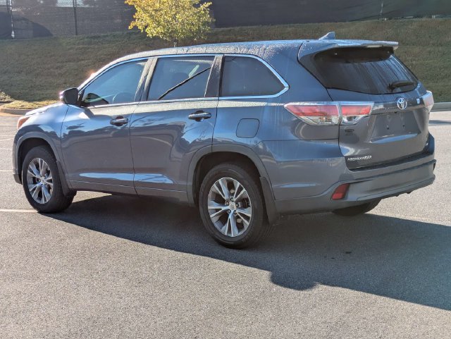 Used 2015 Toyota Highlander Plus FWD image 6