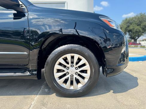 Used 2018 Lexus GX 460 Premium w/ Premium Package image 7