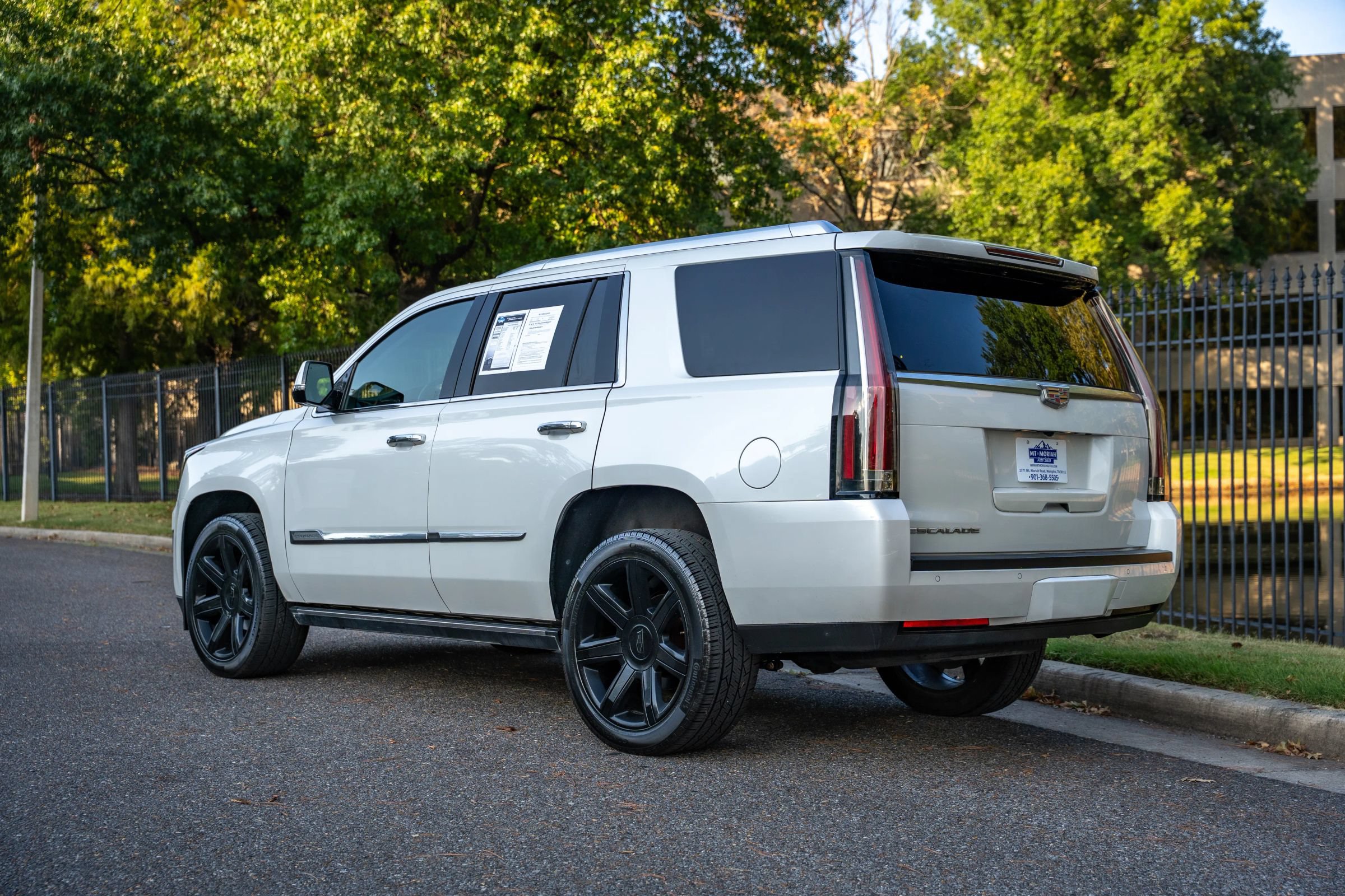 Used 2016 Cadillac Escalade Premium RWD image 8