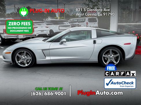 Used 2012 Chevrolet Corvette Coupe w/ 2LT Preferred Equipment Group RWD image 5