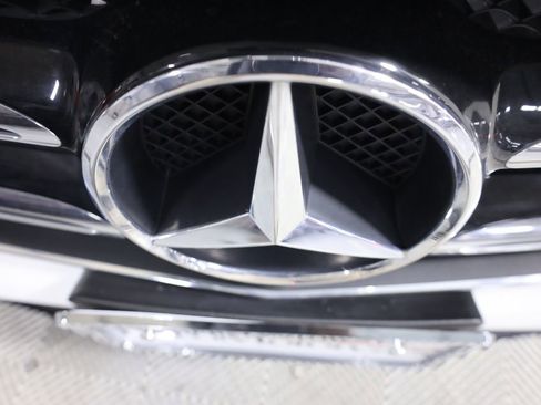Used 2019 Mercedes-Benz E 300 4MATIC image 49
