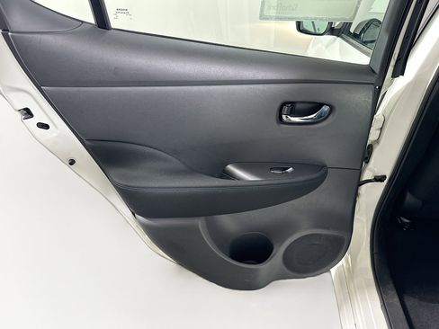 Used 2023 Nissan Leaf S image 25