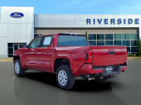 Used 2024 Toyota Tacoma SR5 image 4