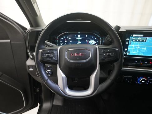 Used 2023 GMC Sierra 1500 SLE w/ Preferred Package AWD/4WD image 4