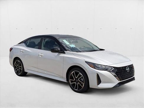 New 2025 Nissan Sentra SR image 6