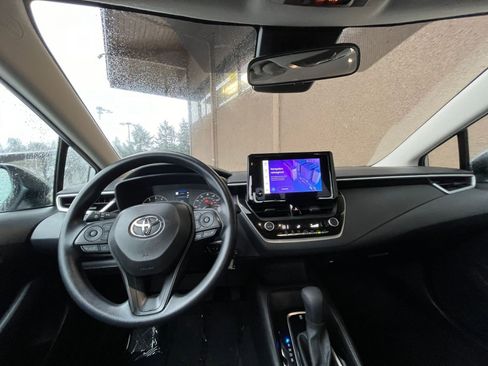 Used 2025 Toyota Corolla LE image 33