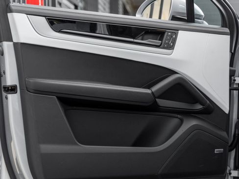 New 2026 Porsche Cayenne Coupe image 21