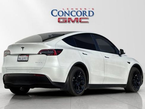 Used 2021 Tesla Model Y Long Range image 4