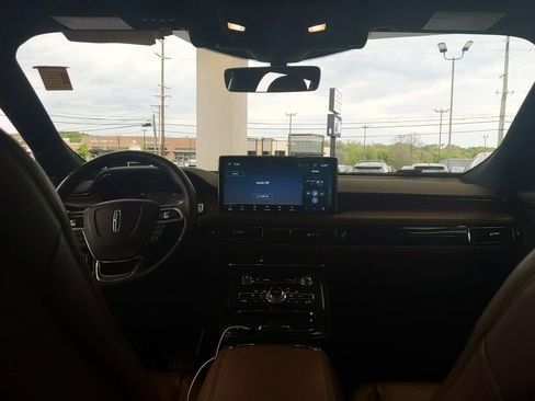 Used 2023 Lincoln Nautilus Reserve AWD/4WD image 13