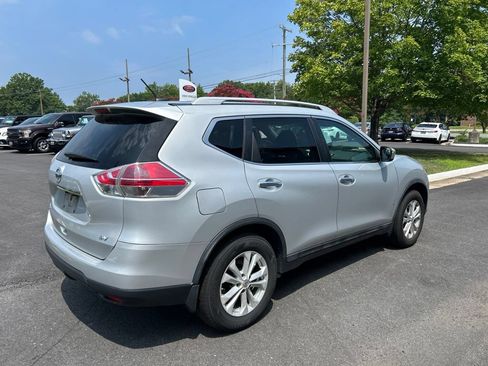 Used 2016 Nissan Rogue SV FWD image 3