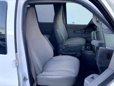 Used 2020 Chevrolet Express 3500 LT w/ LT Preferred Equipment Group RWD image 13