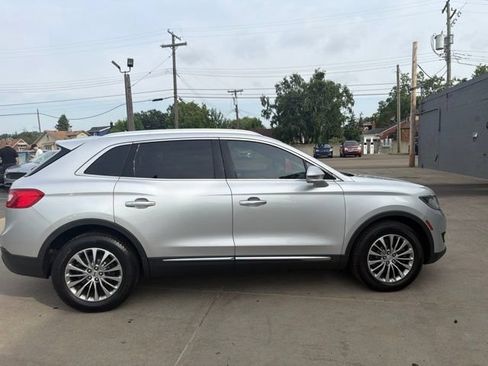 Used 2016 Lincoln MKX Select w/ Select Plus Package AWD/4WD image 8
