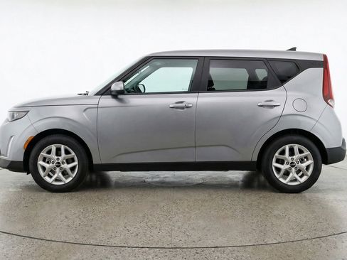 Used 2025 Kia Soul LX w/ LX Technology Package FWD image 5