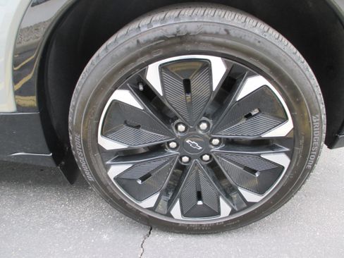 Used 2025 Chevrolet Blazer EV RS image 9