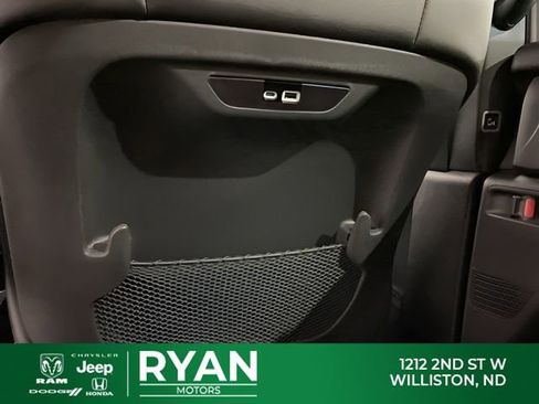 New 2026 Chrysler Pacifica Select AWD/4WD image 66