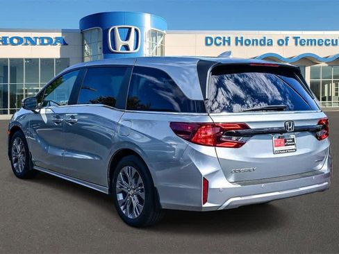 New 2026 Honda Odyssey Touring image 6