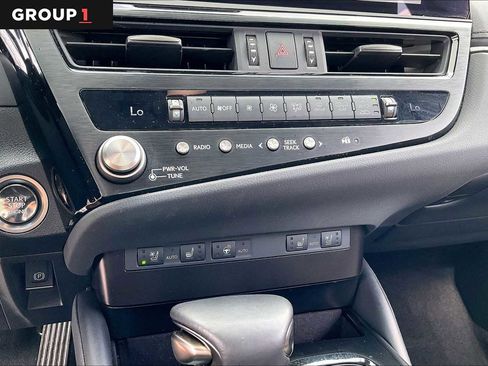 Used 2025 Lexus ES 350 w/ Premium Package image 31