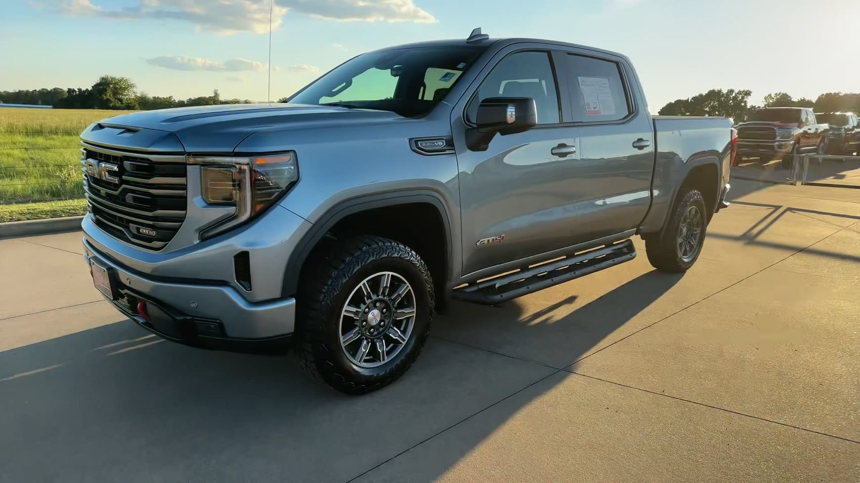 Used 2024 GMC Sierra 1500 AT4 w/ Technology Package AWD/4WD image 5