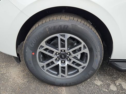 New 2025 Ford Expedition Max Active image 17