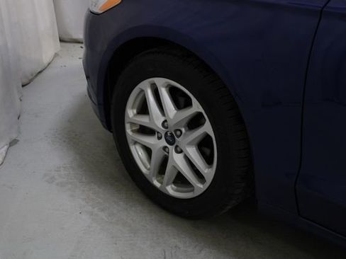 Used 2016 Ford Fusion SE image 27
