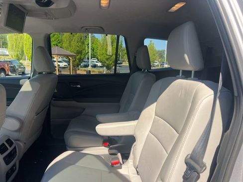 Used 2019 Honda Pilot Touring image 20