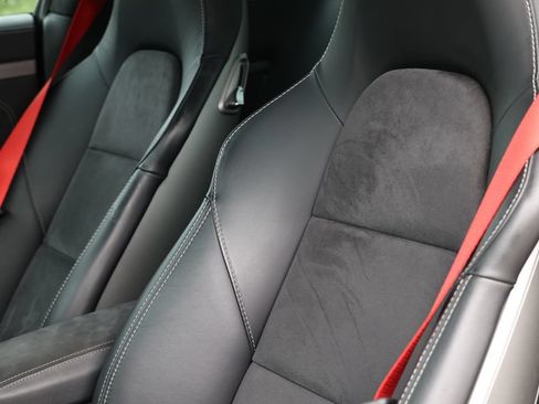 Certified 2018 Porsche 911 GT3 RWD image 34