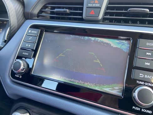 Used 2023 Nissan Versa SV image 17