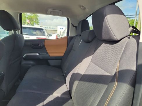 Used 2017 Toyota Tacoma SR5 w/ Tow Package RWD image 13