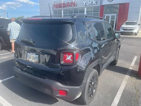 Used 2023 Jeep Renegade Altitude AWD/4WD image 5