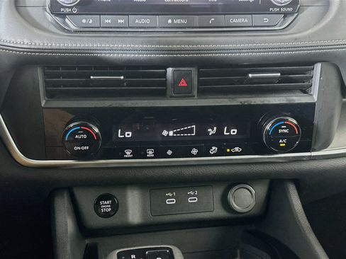 Used 2025 Nissan Rogue SV FWD image 23