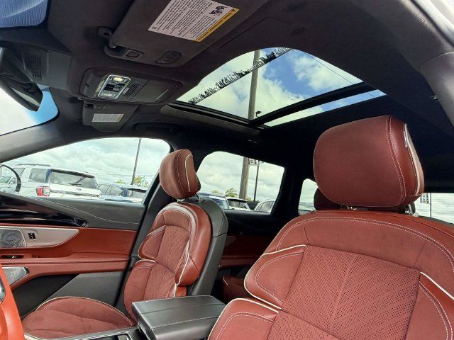 Certified 2024 Lincoln Nautilus Black Label w/ Jet Appearance Package (87T) AWD/4WD image 12