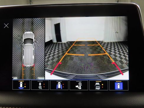 Used 2024 GMC Yukon XL SLT image 15