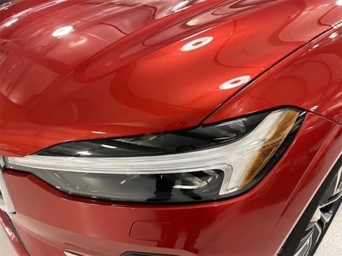 Certified 2022 Volvo XC60 B5 Momentum w/ Climate Package image 8
