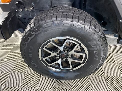 Used 2024 Jeep Wrangler Unlimited Rubicon AWD/4WD image 4
