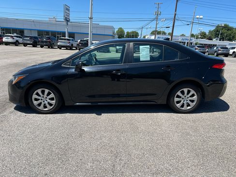 Used 2023 Toyota Corolla LE FWD image 8