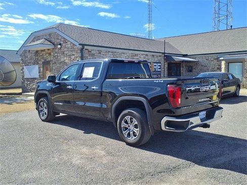 Used 2025 GMC Sierra 1500 SLT image 3