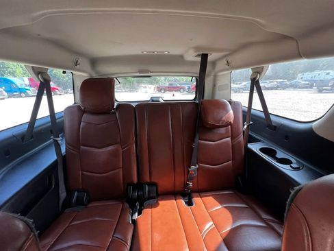 Used 2016 Cadillac Escalade ESV Premium AWD/4WD image 14