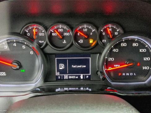 Used 2019 Chevrolet Silverado 1500 Custom w/ Custom Value Package image 18